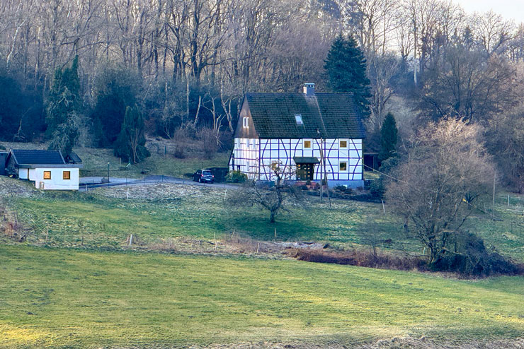 Fachwerkhaus mit landwirtschaftlicher Fläche